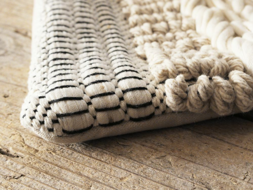 BMS CUSHION MAC WH