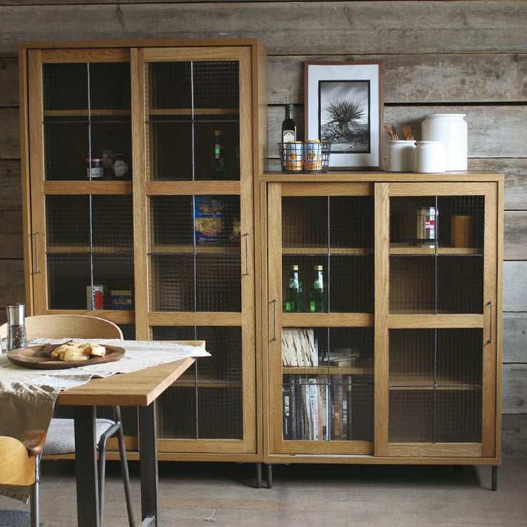 ナチュラルヴィンテージなキャビネット