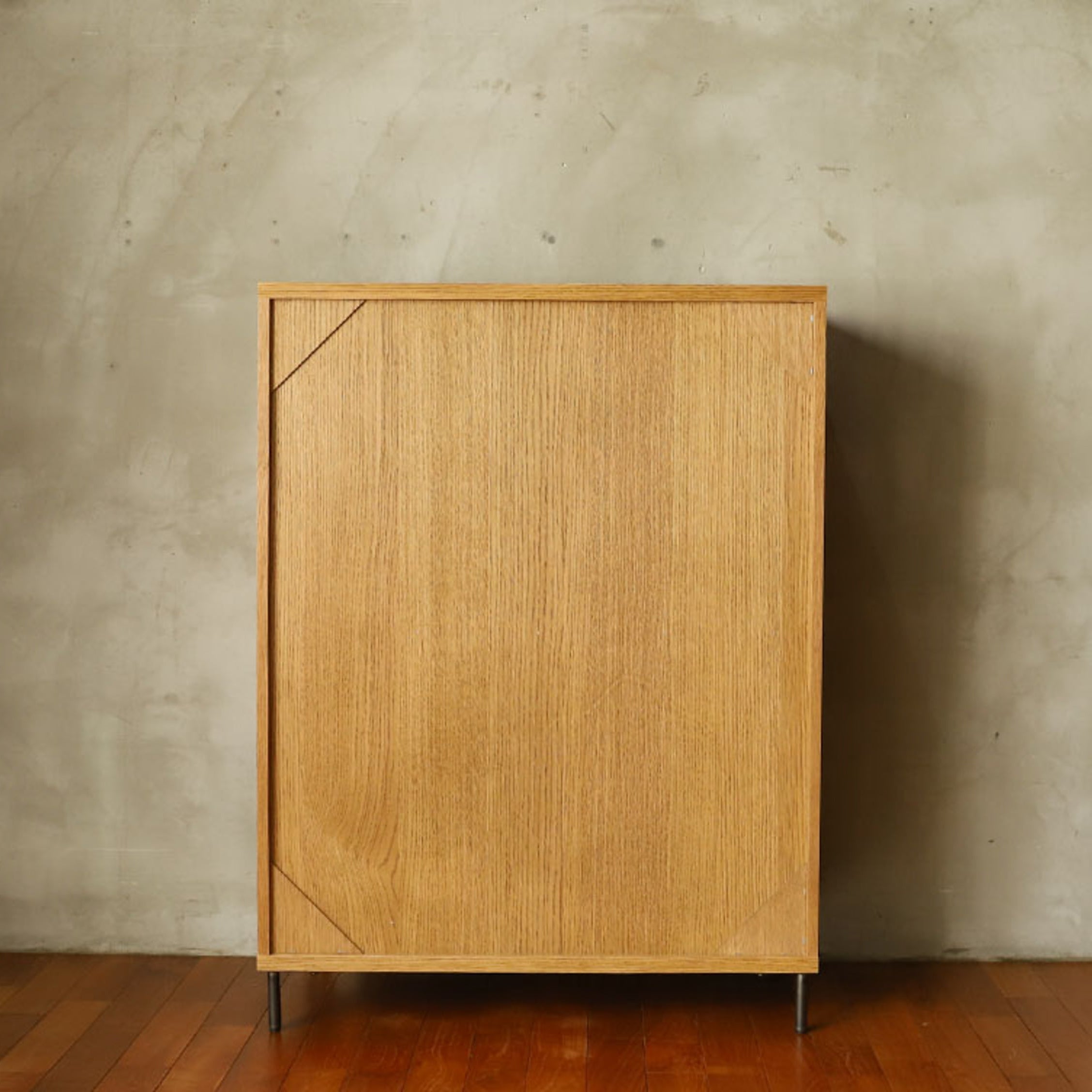 ナチュラルヴィンテージなキャビネット