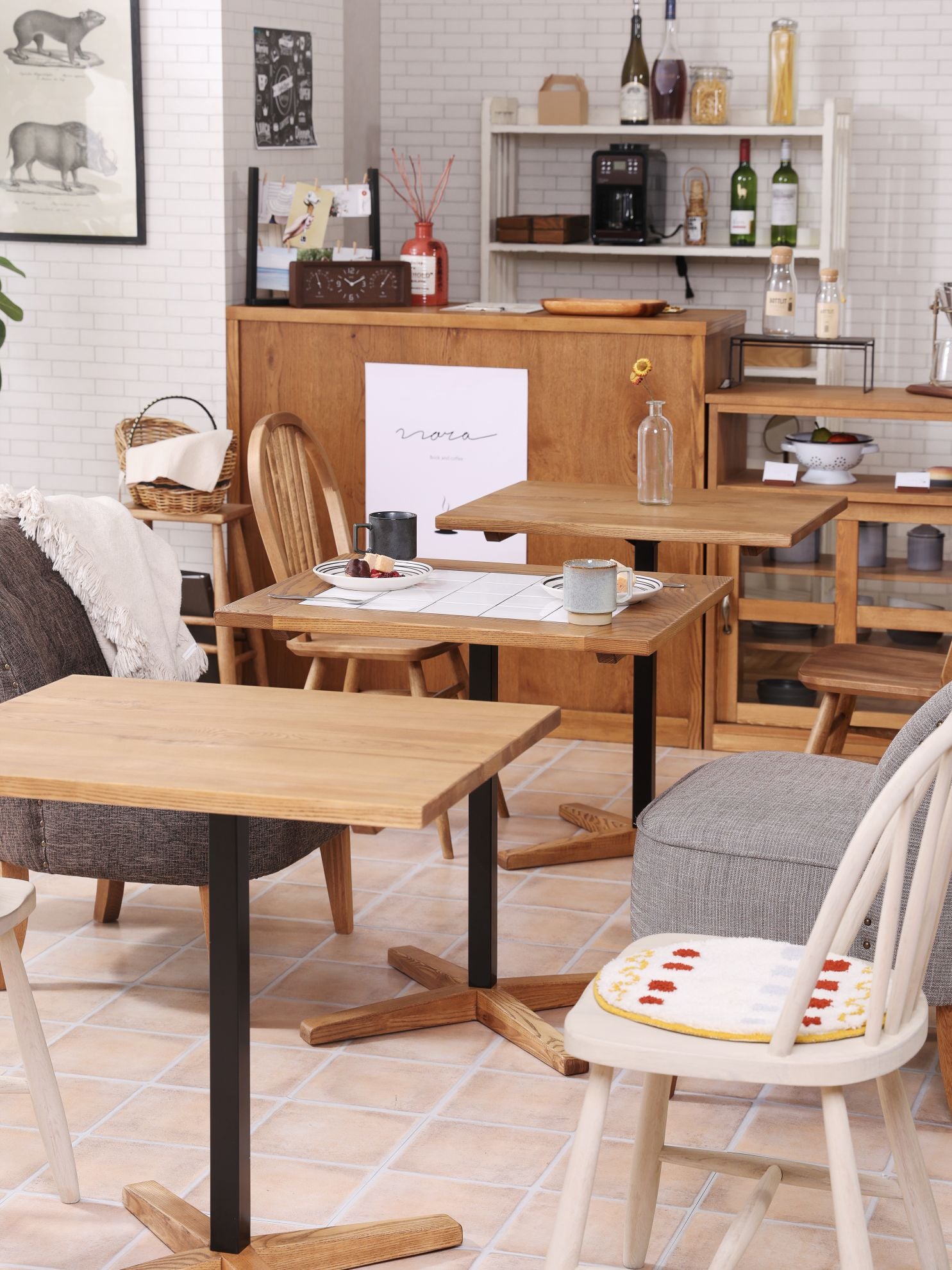 TOFFY CAFE TABLE TILE