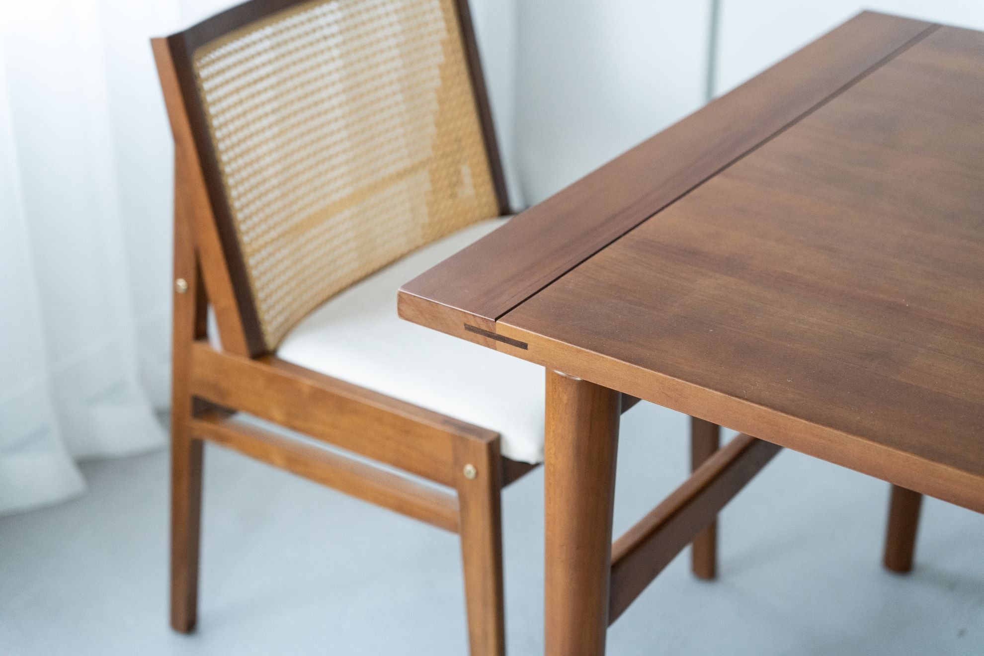 SKAVE DINING CHAIR