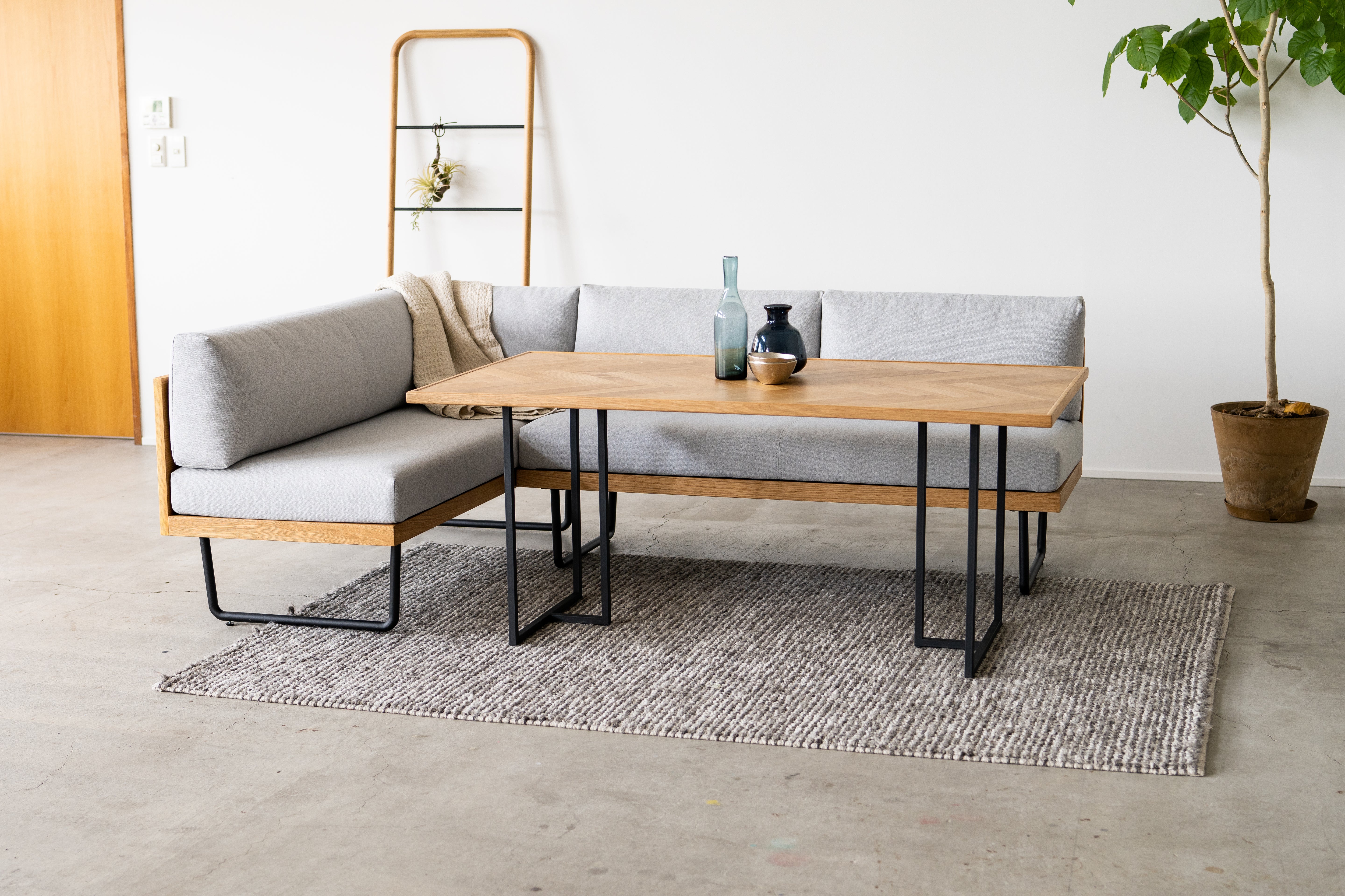 NODEⅡ HERRINGBONE LIVING DINING TABLE