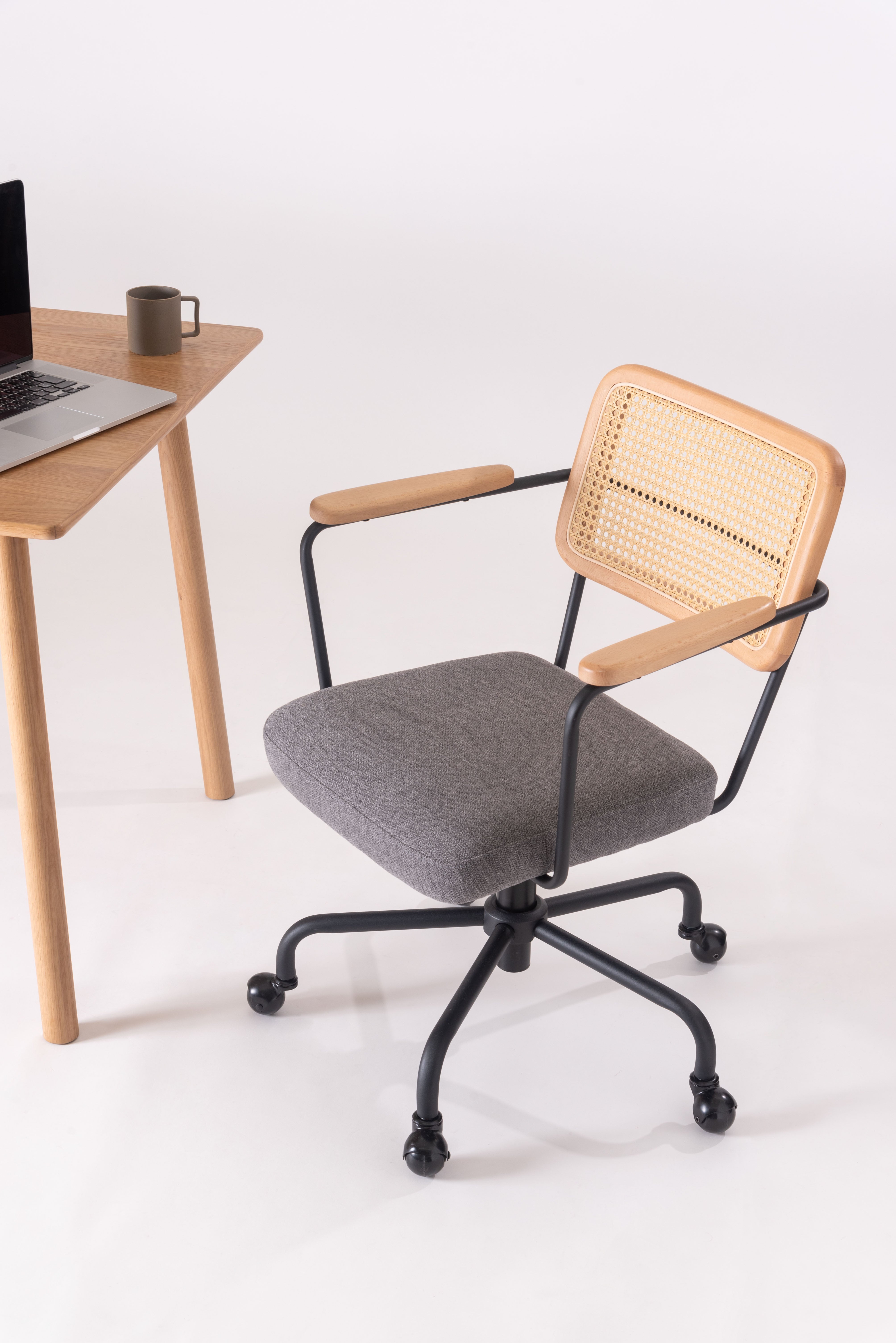 ELDER DESK CHAIR