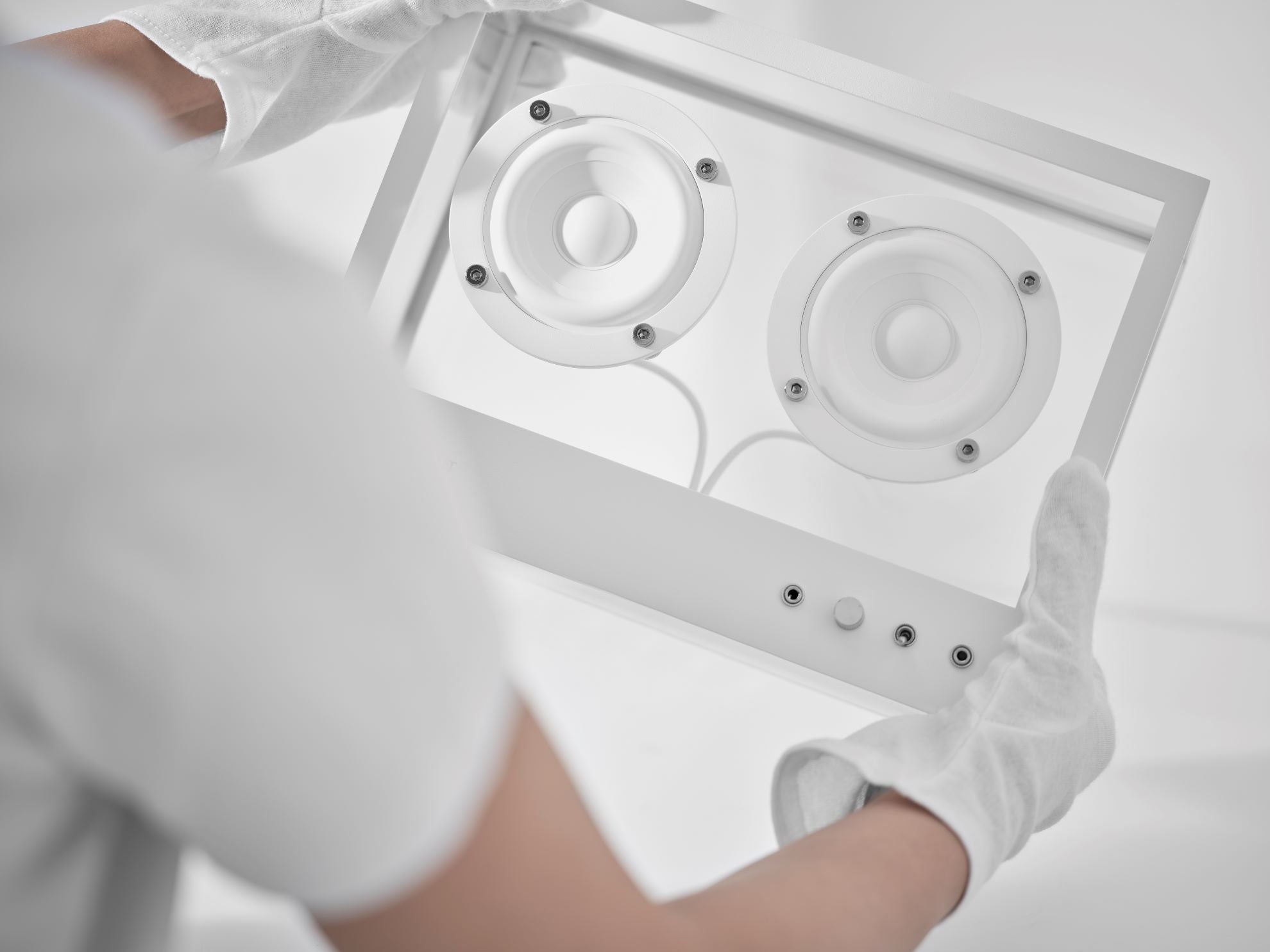 SMALL TRANSPARENT SPEAKER WHITE