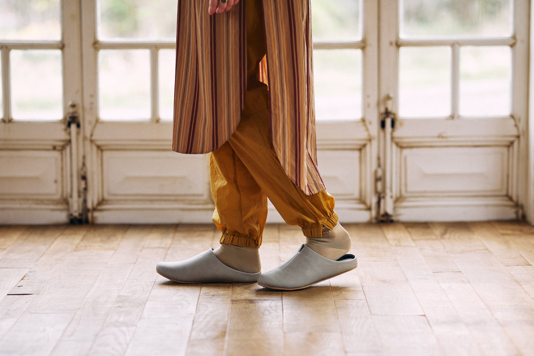 room's|ROOM SLIPPERS