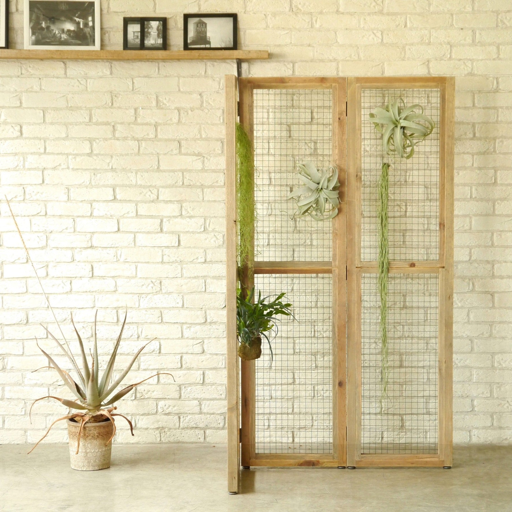 WOOD SCREEN