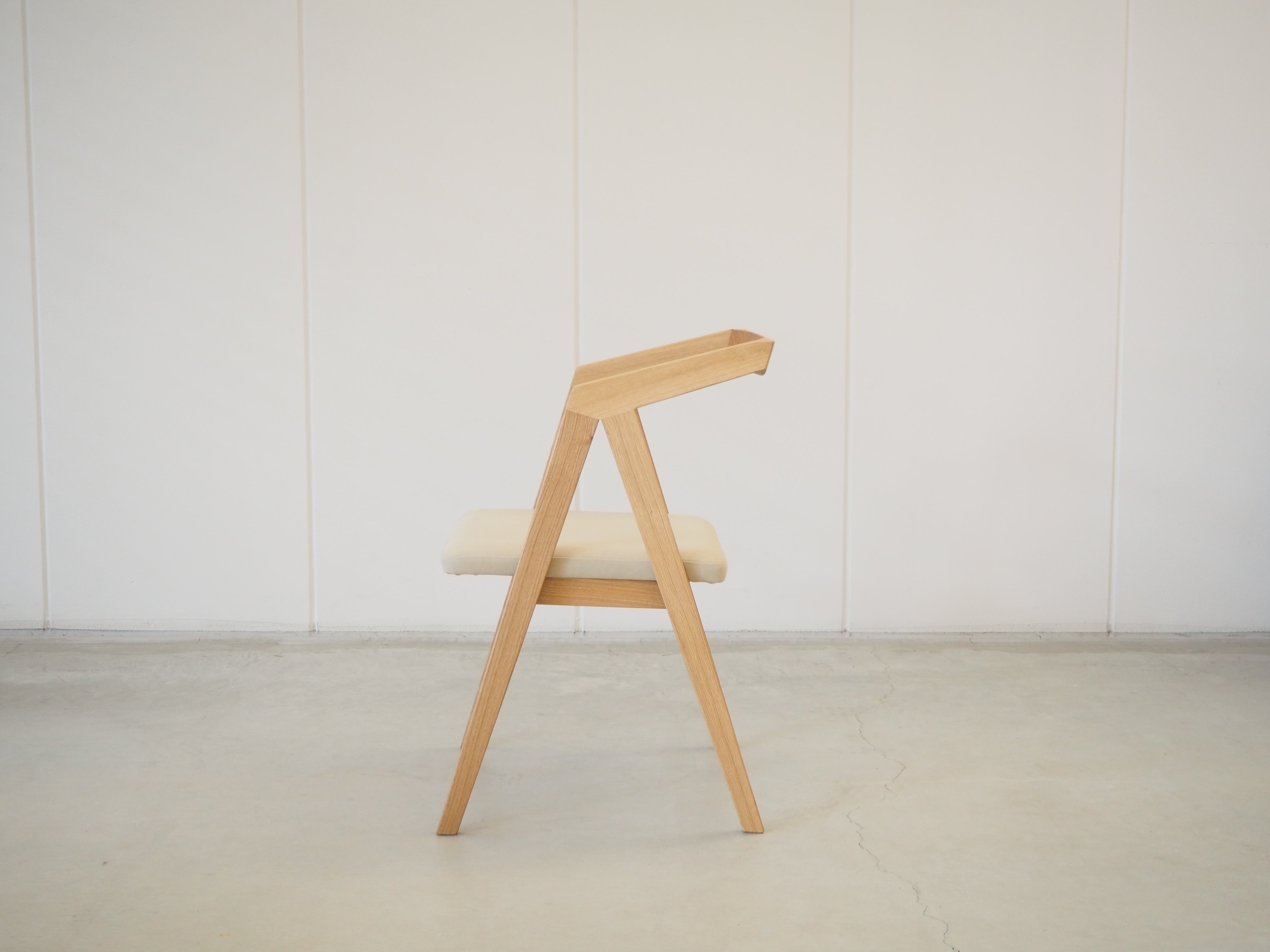 DINING CHAIR