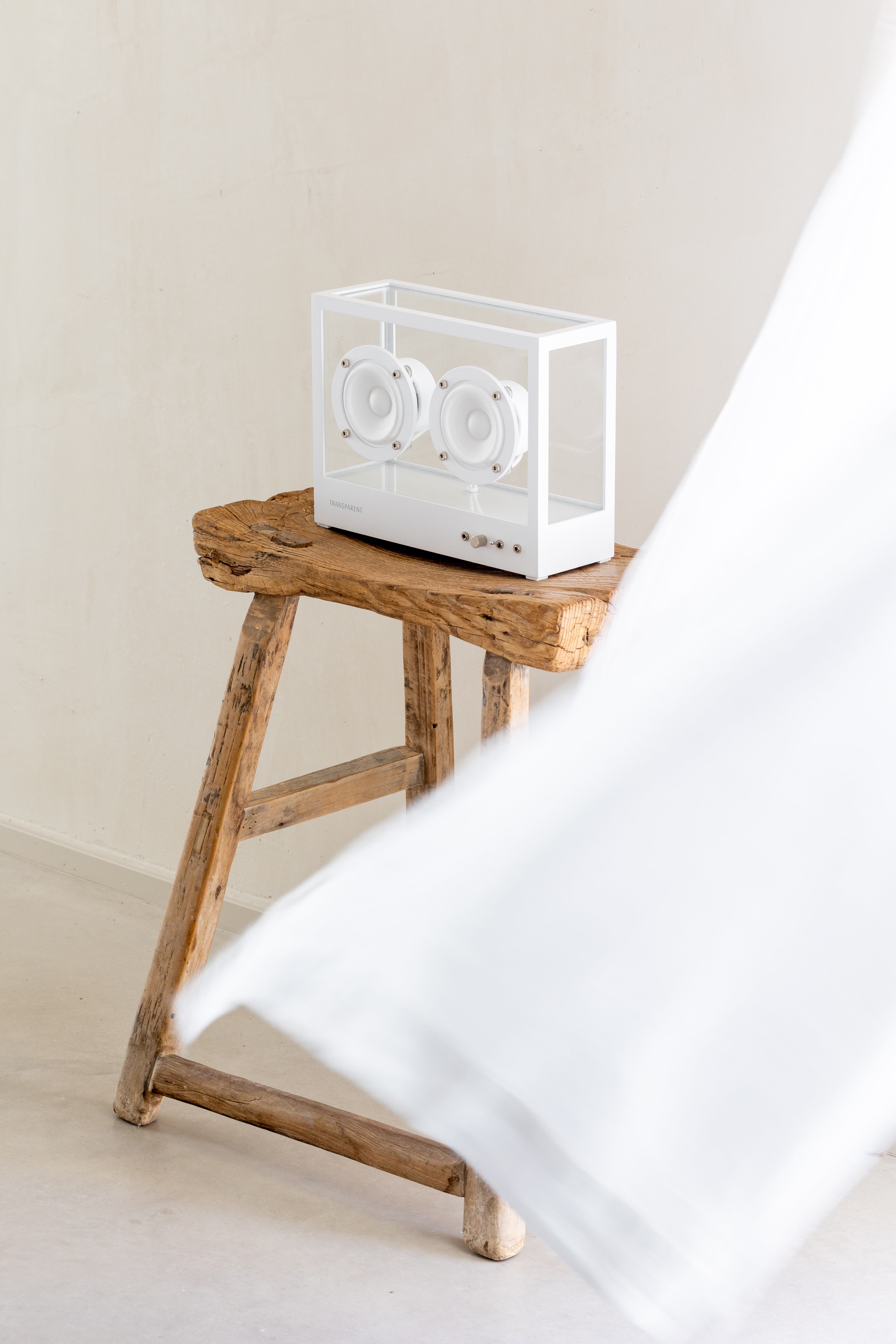 SMALL TRANSPARENT SPEAKER WHITE