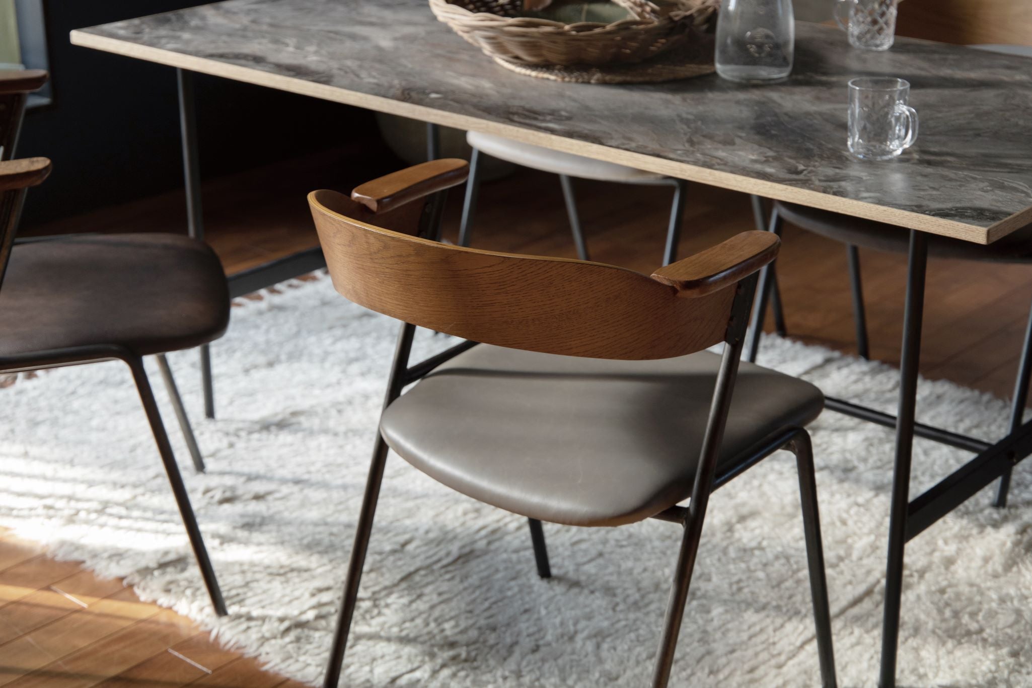 danis short arm chair BR/PU