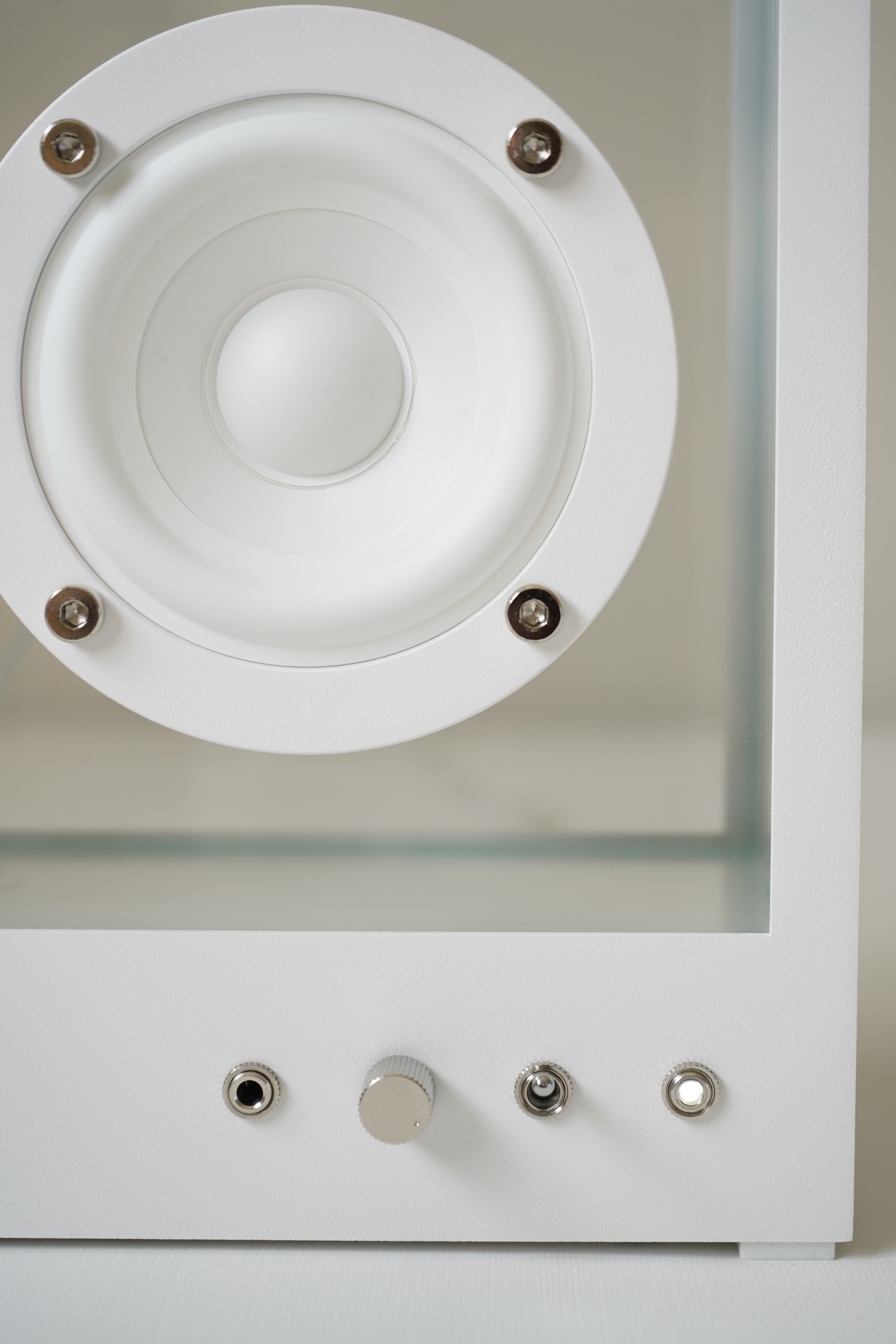 SMALL TRANSPARENT SPEAKER WHITE