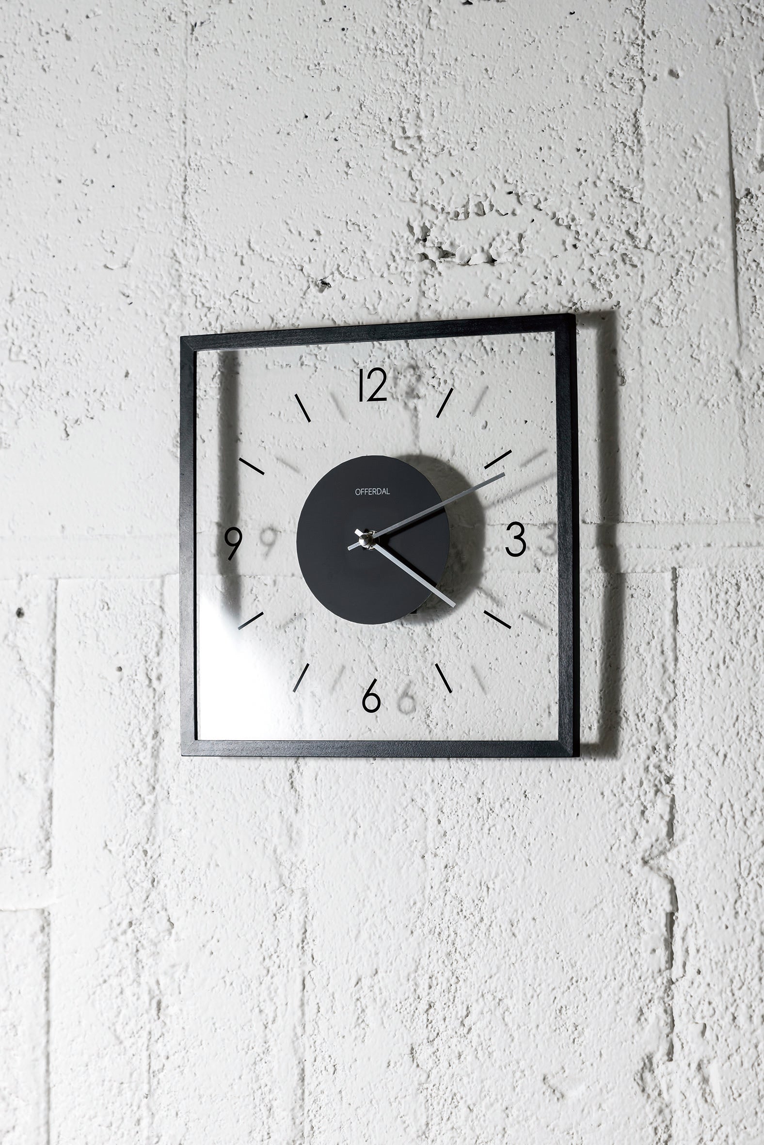 Laturi|WALL CLOCK