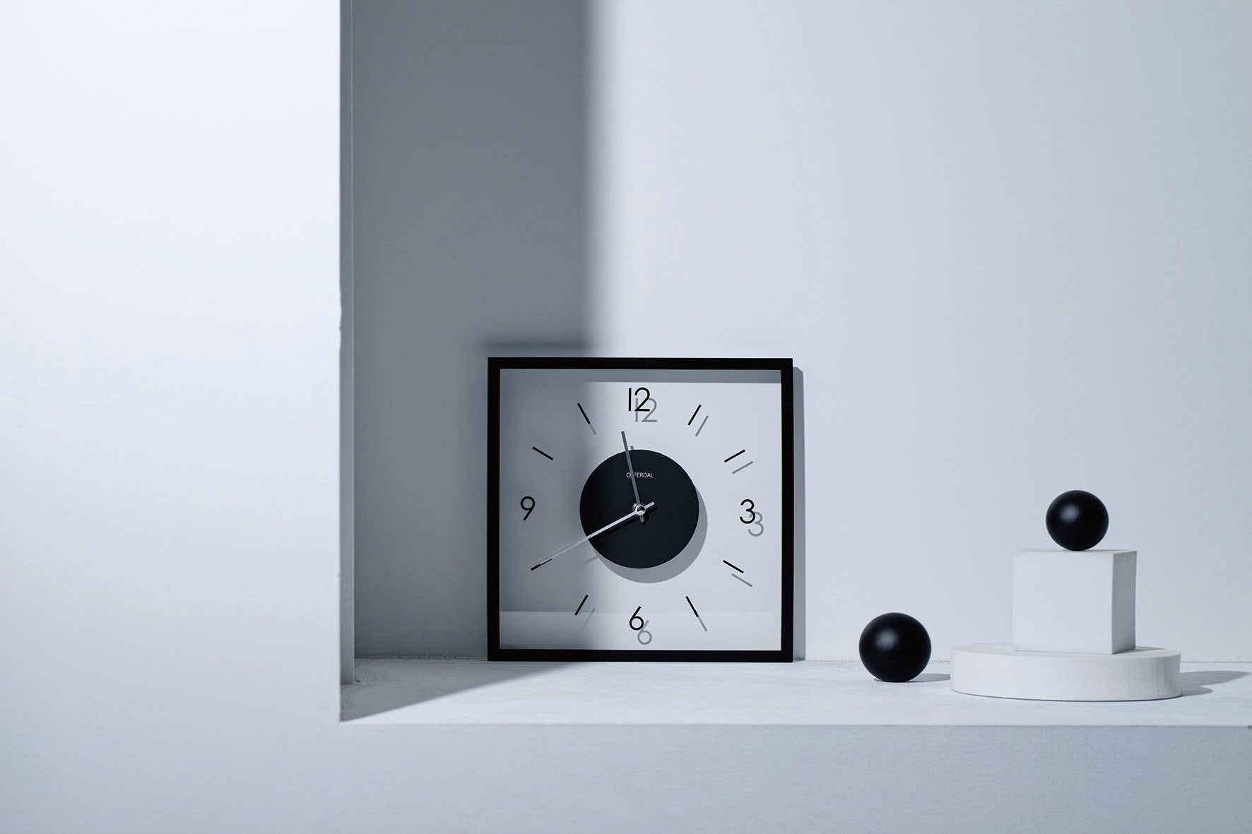 Laturi|WALL CLOCK