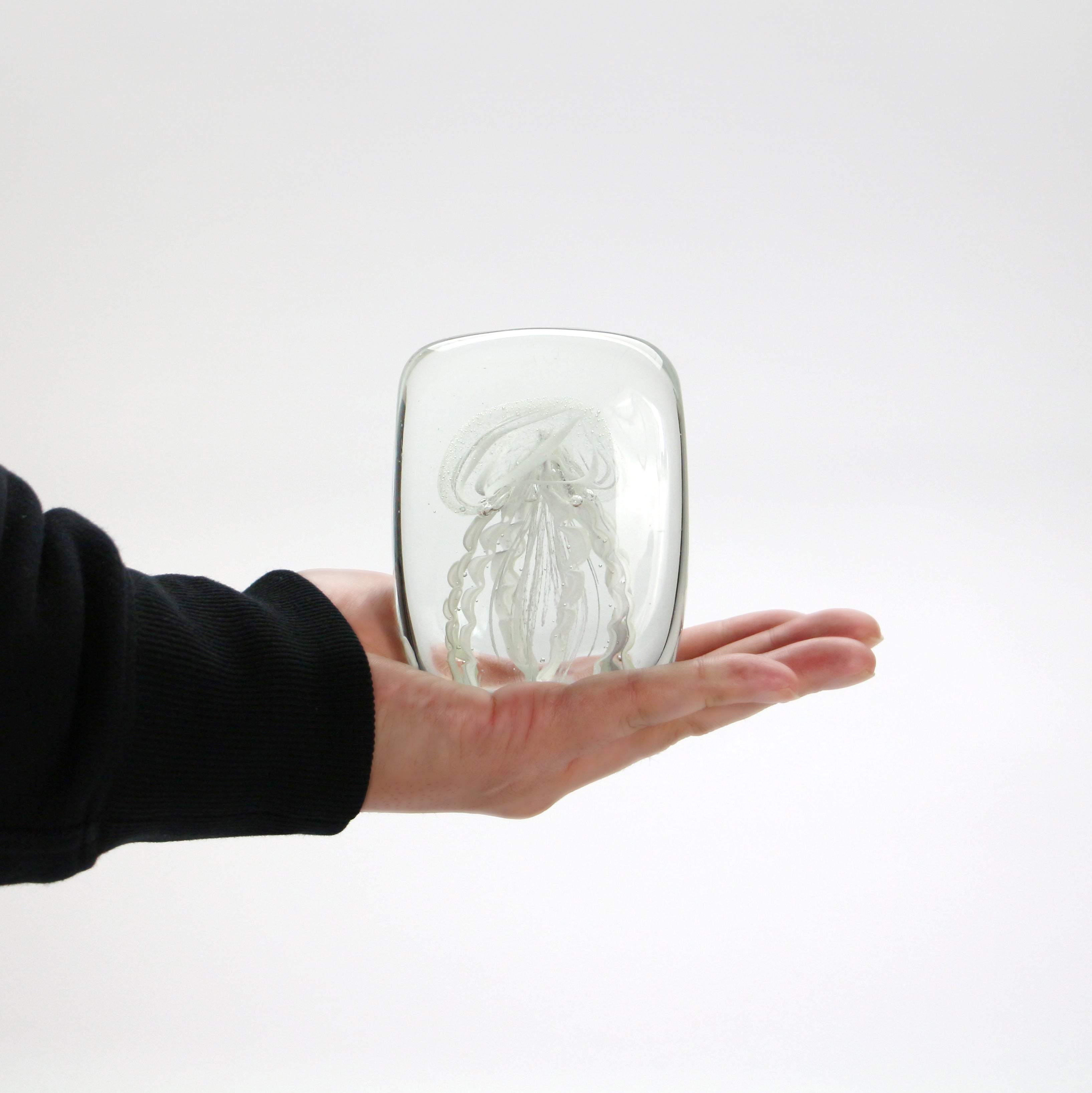 Jellyfish Twisted Leg "Square / White"