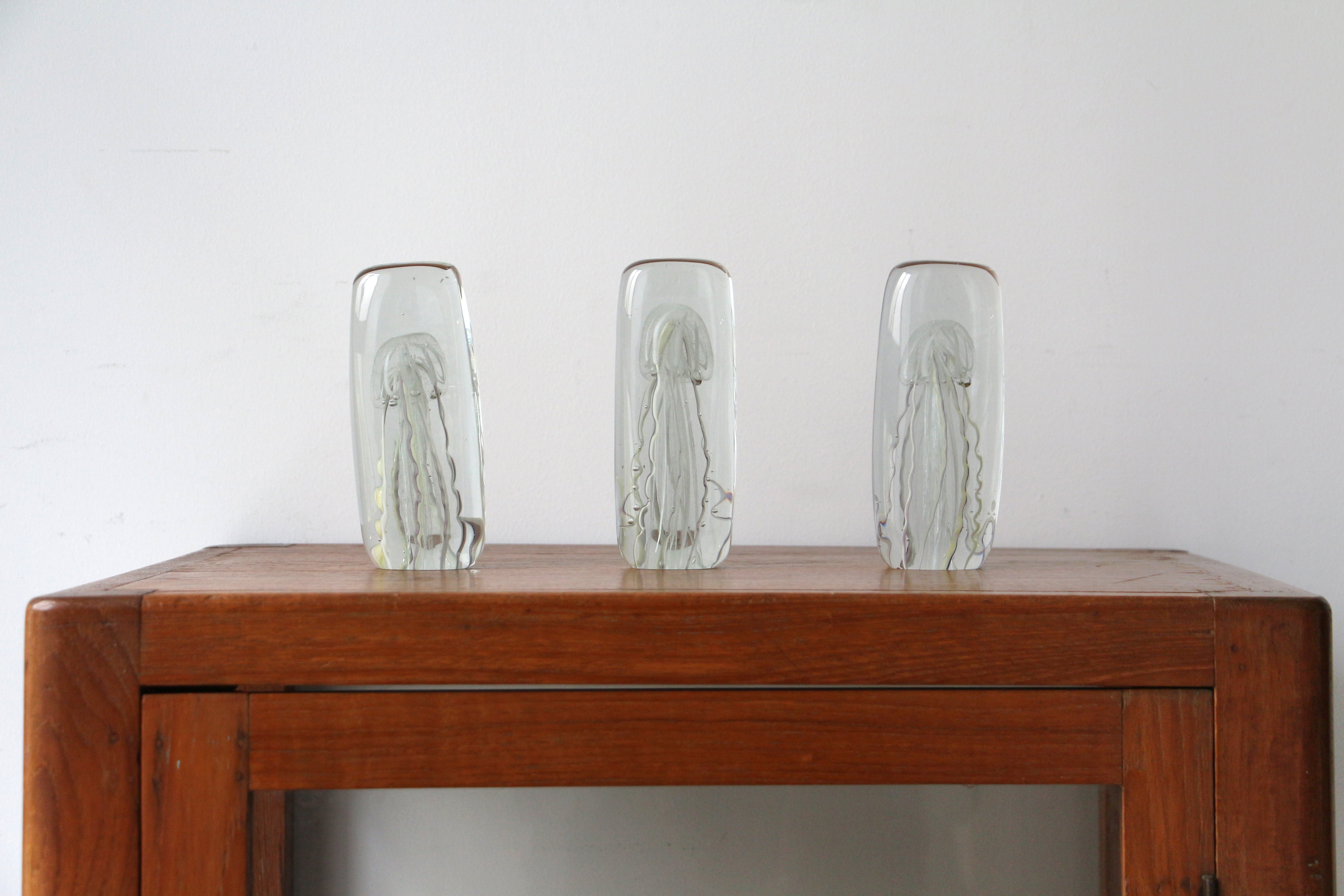 Jellyfish Twisted Leg "Tall / White"