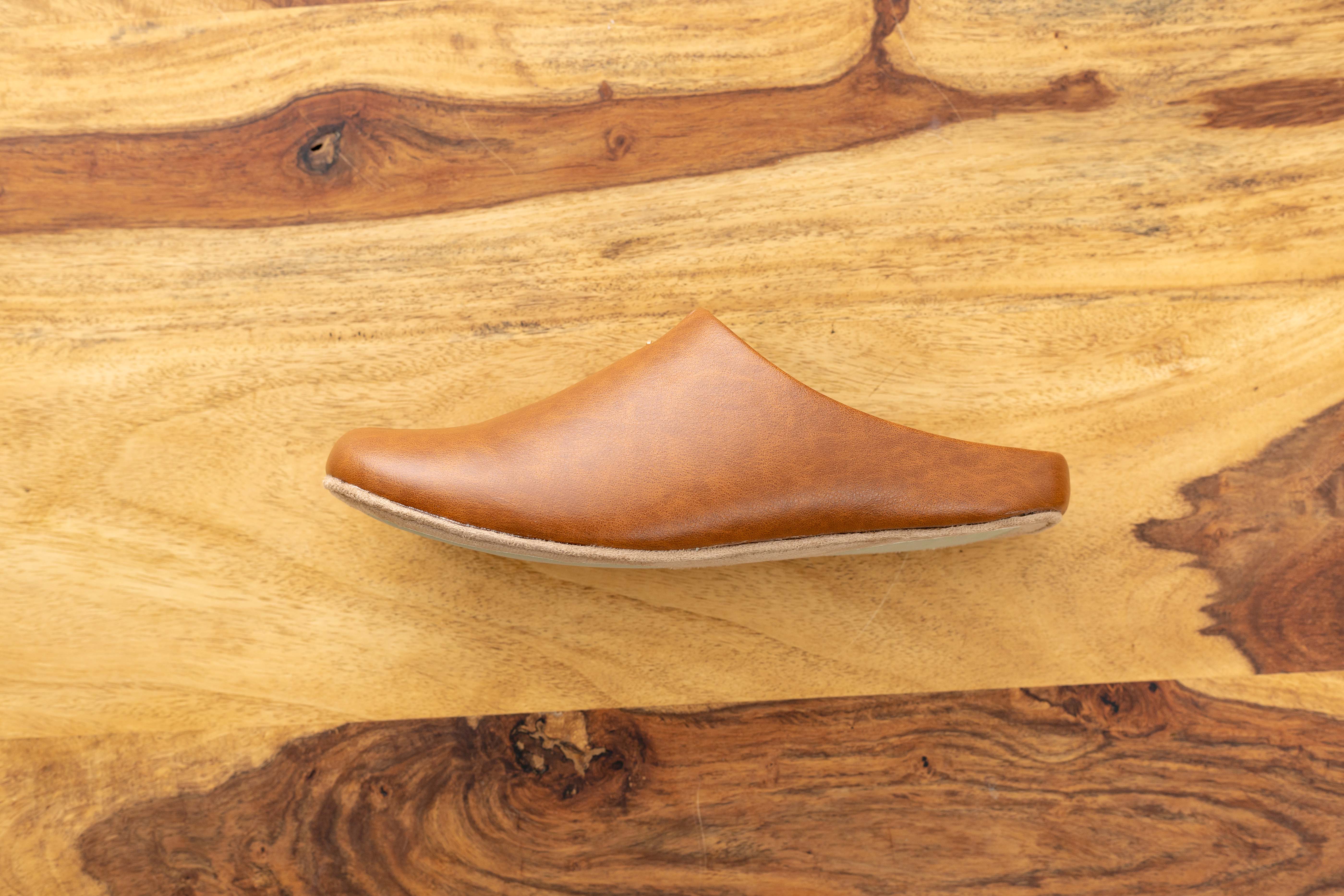 room's|ROOM SLIPPERS