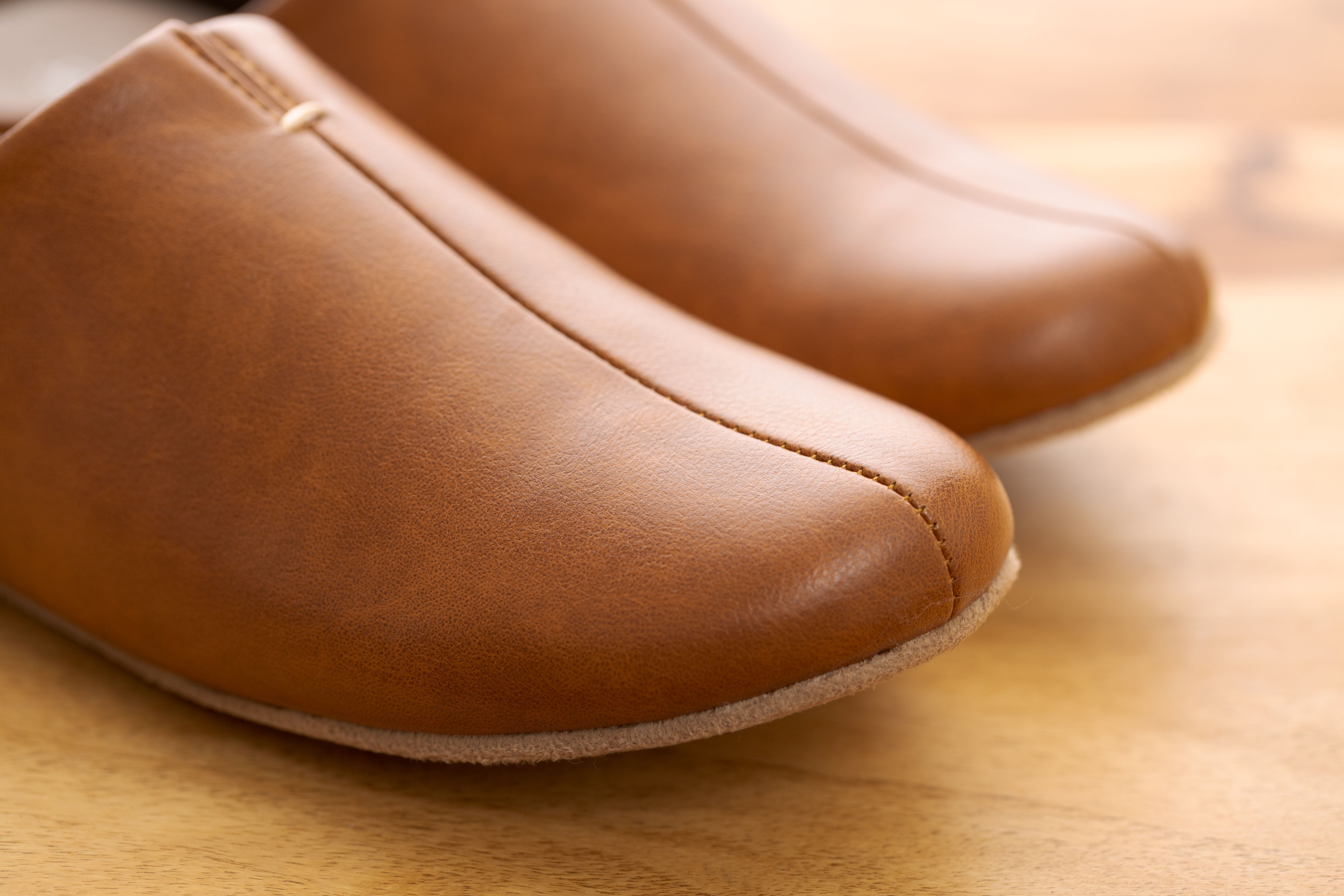room's|ROOM SLIPPERS