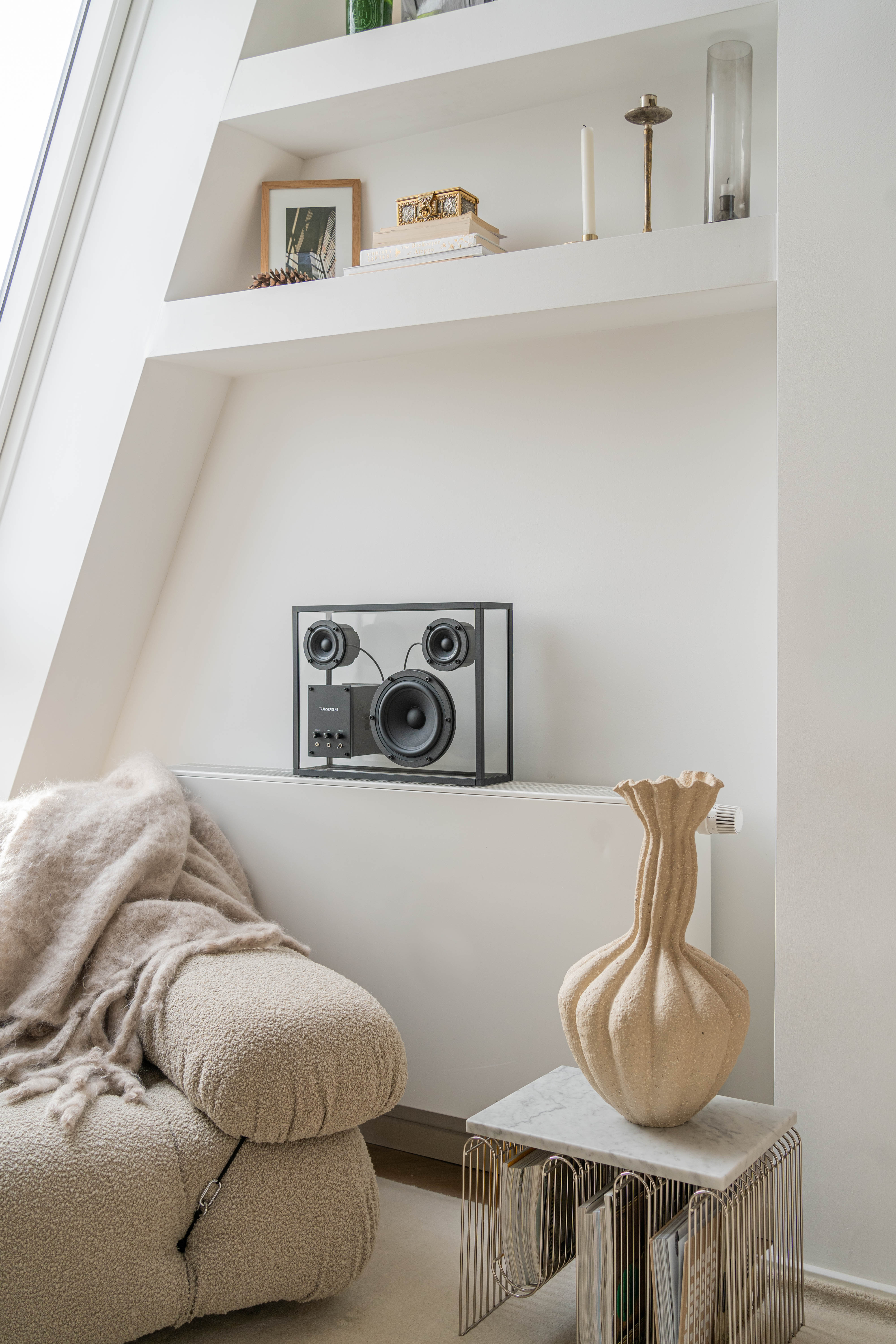 TRANSPARENT SPEAKER BLACK