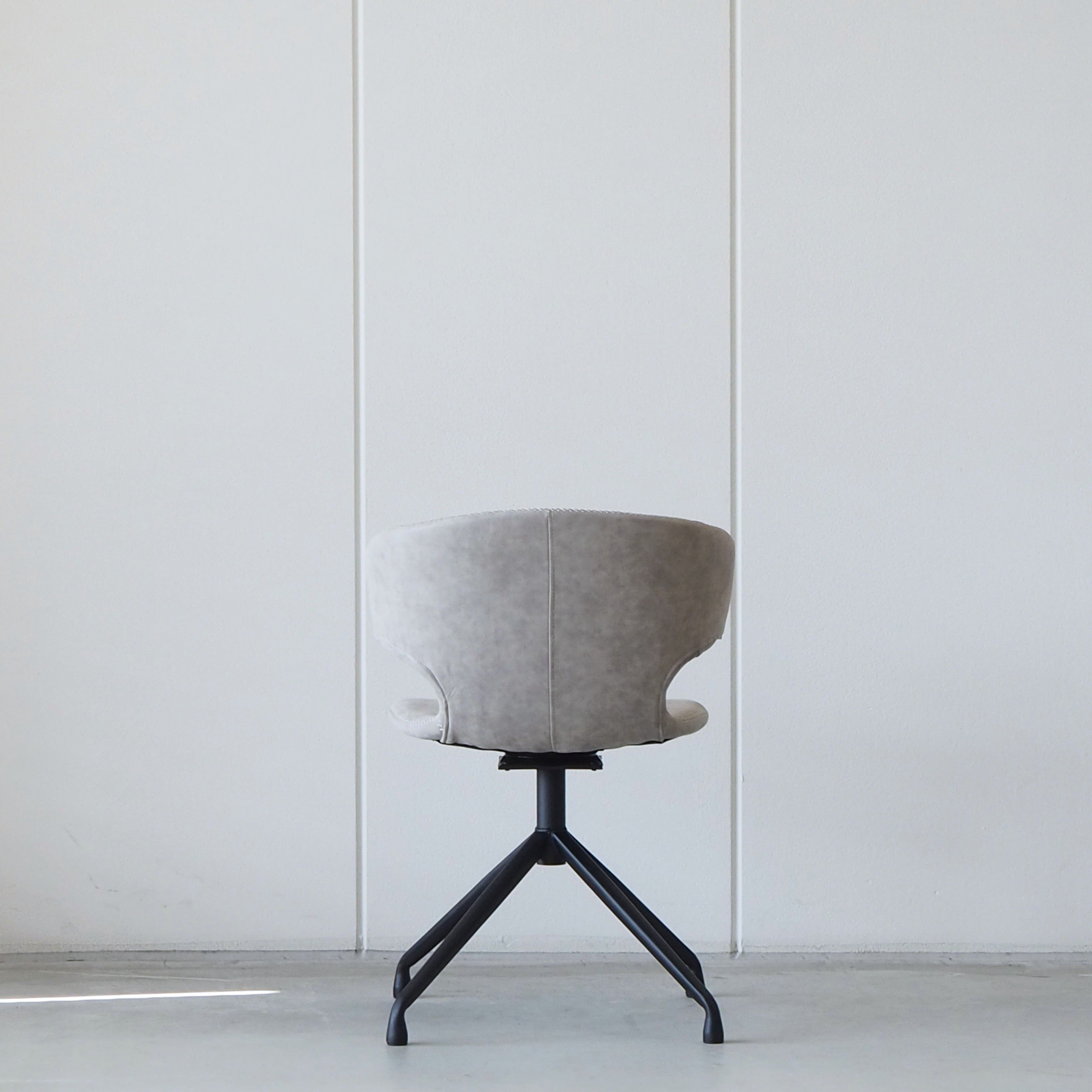 ROUND CHAIR