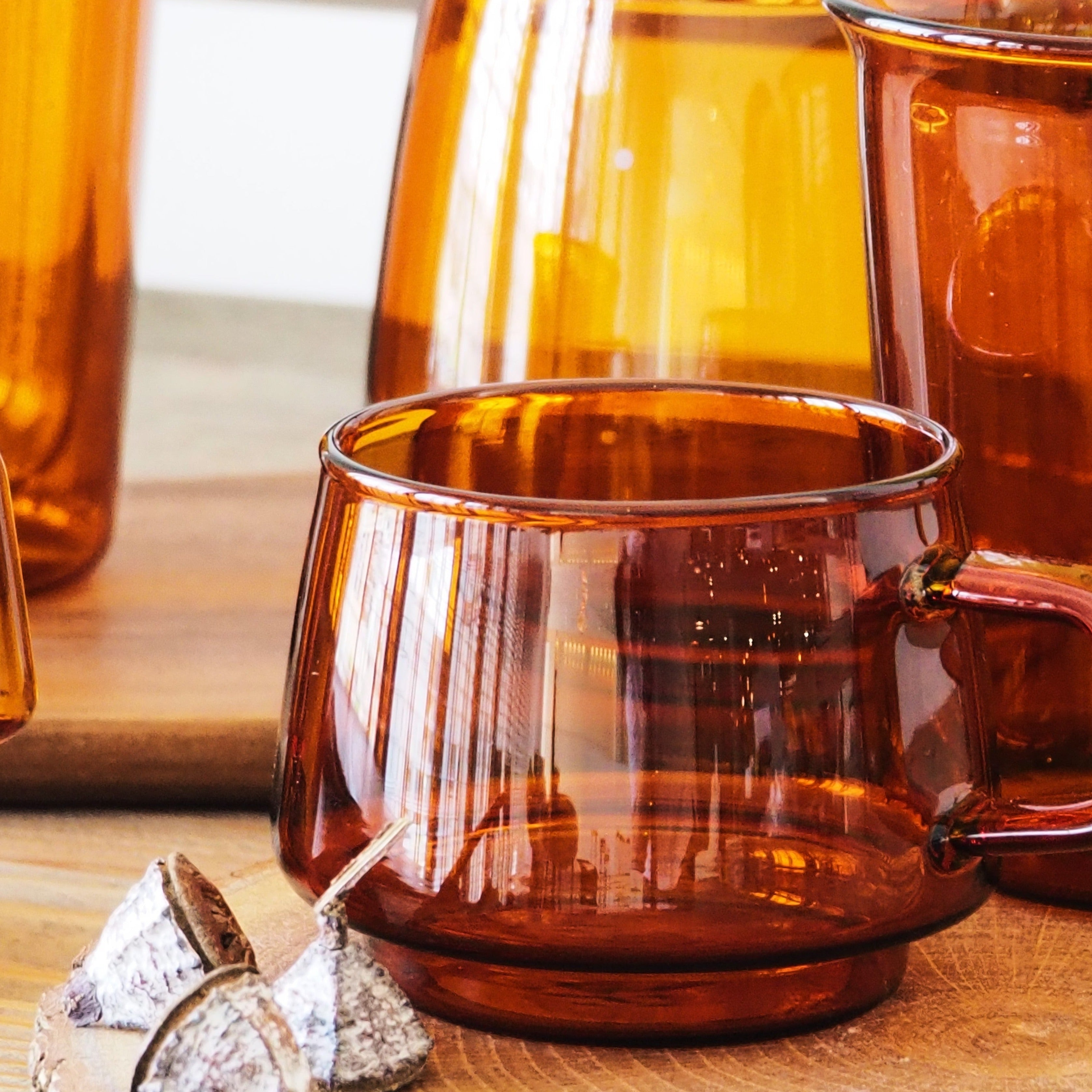 AMBER GLASS