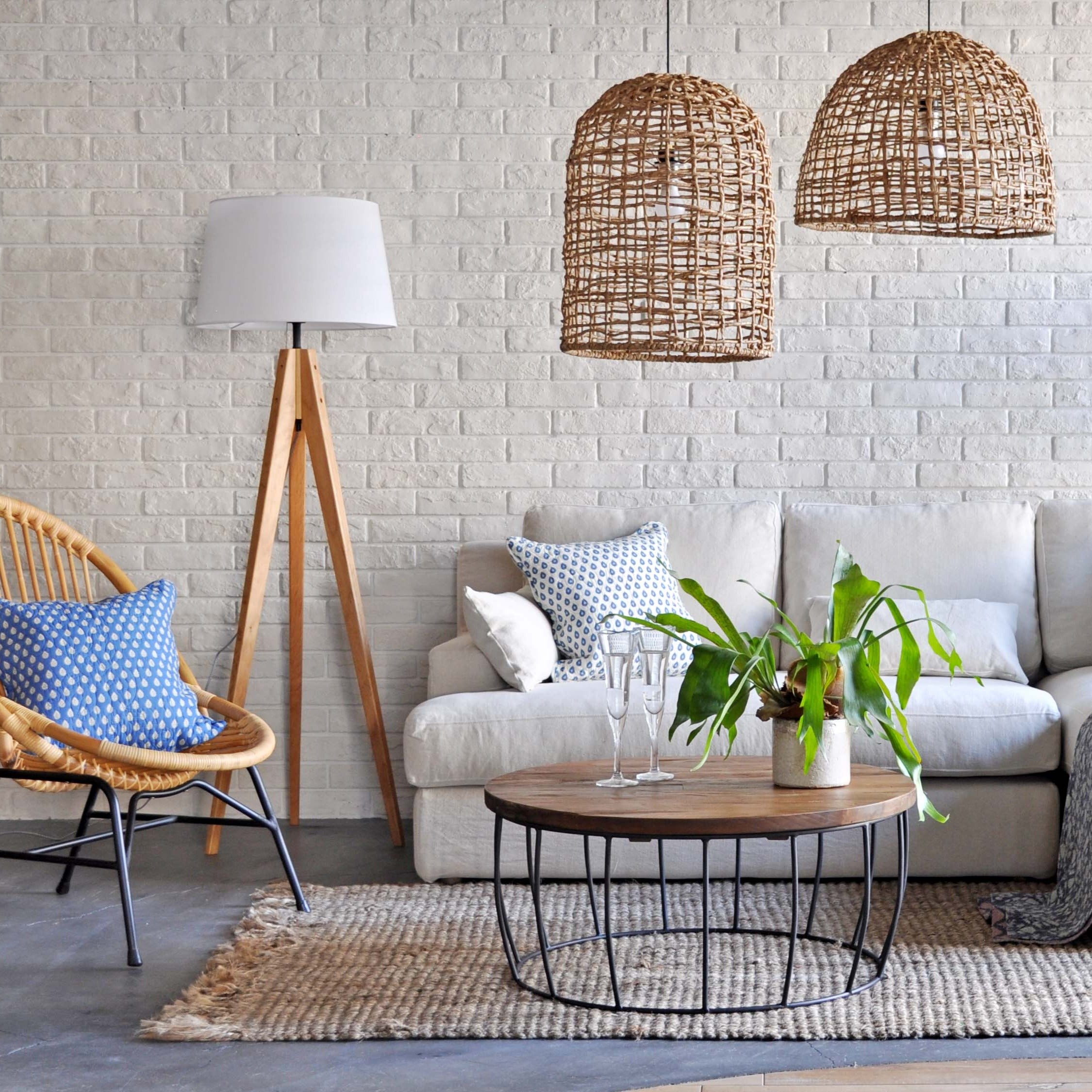 LIVING TABLE