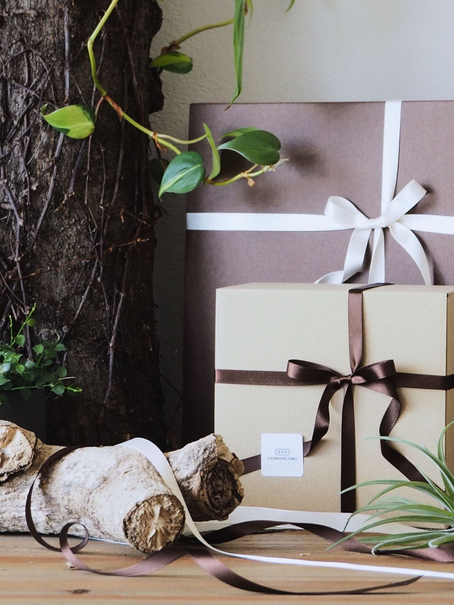 GIFT WRAPPING