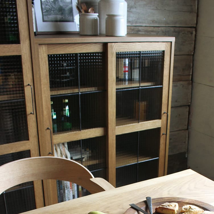 ナチュラルヴィンテージなキャビネット