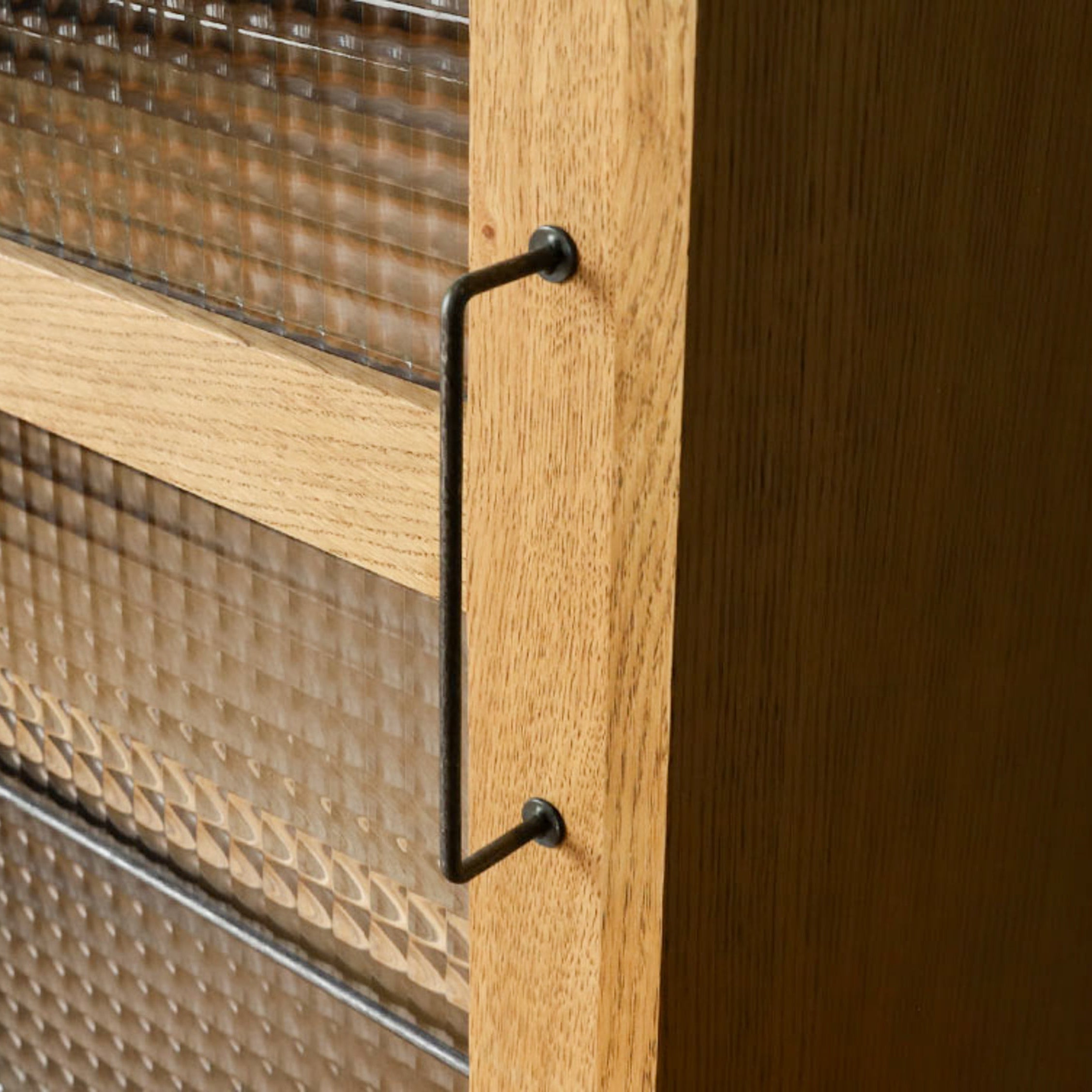 ナチュラルヴィンテージなキャビネット