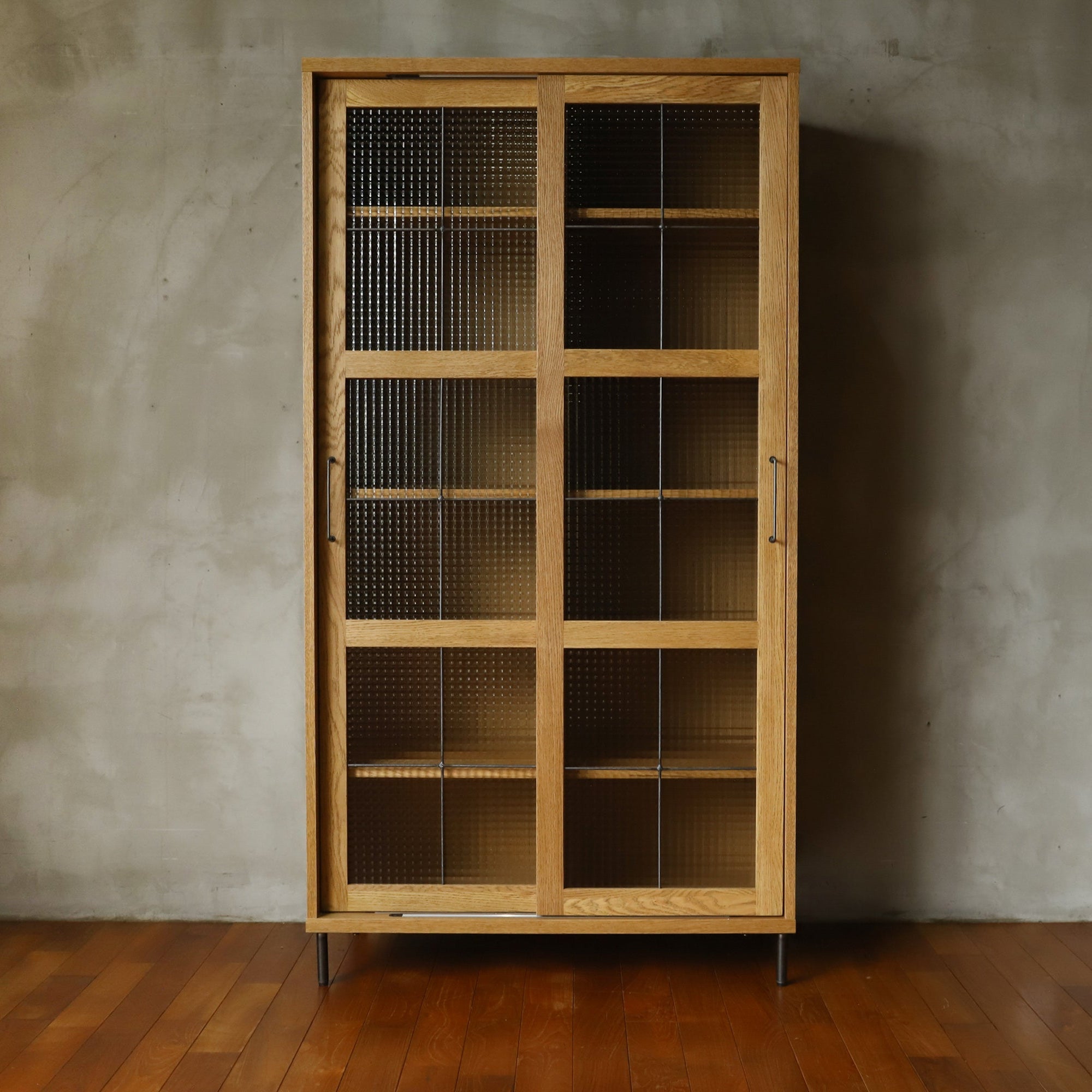 ナチュラルヴィンテージなキャビネット