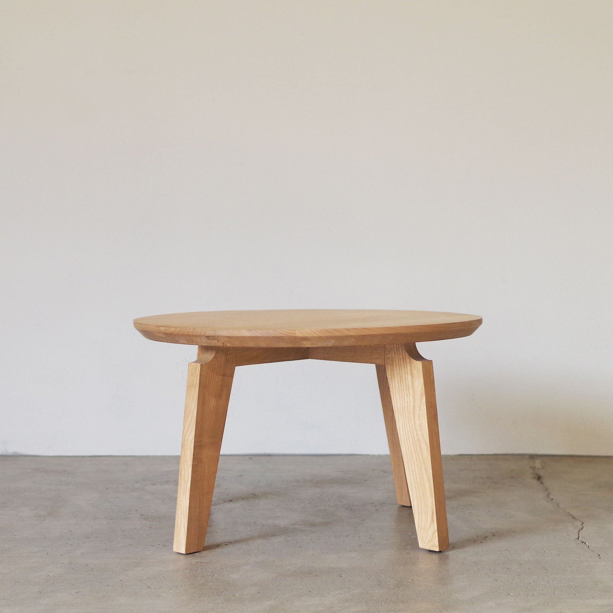 LIVING TABLE