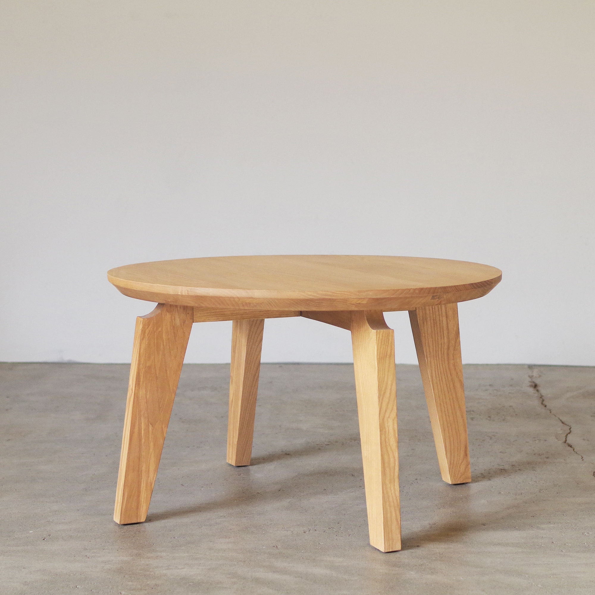 LIVING TABLE