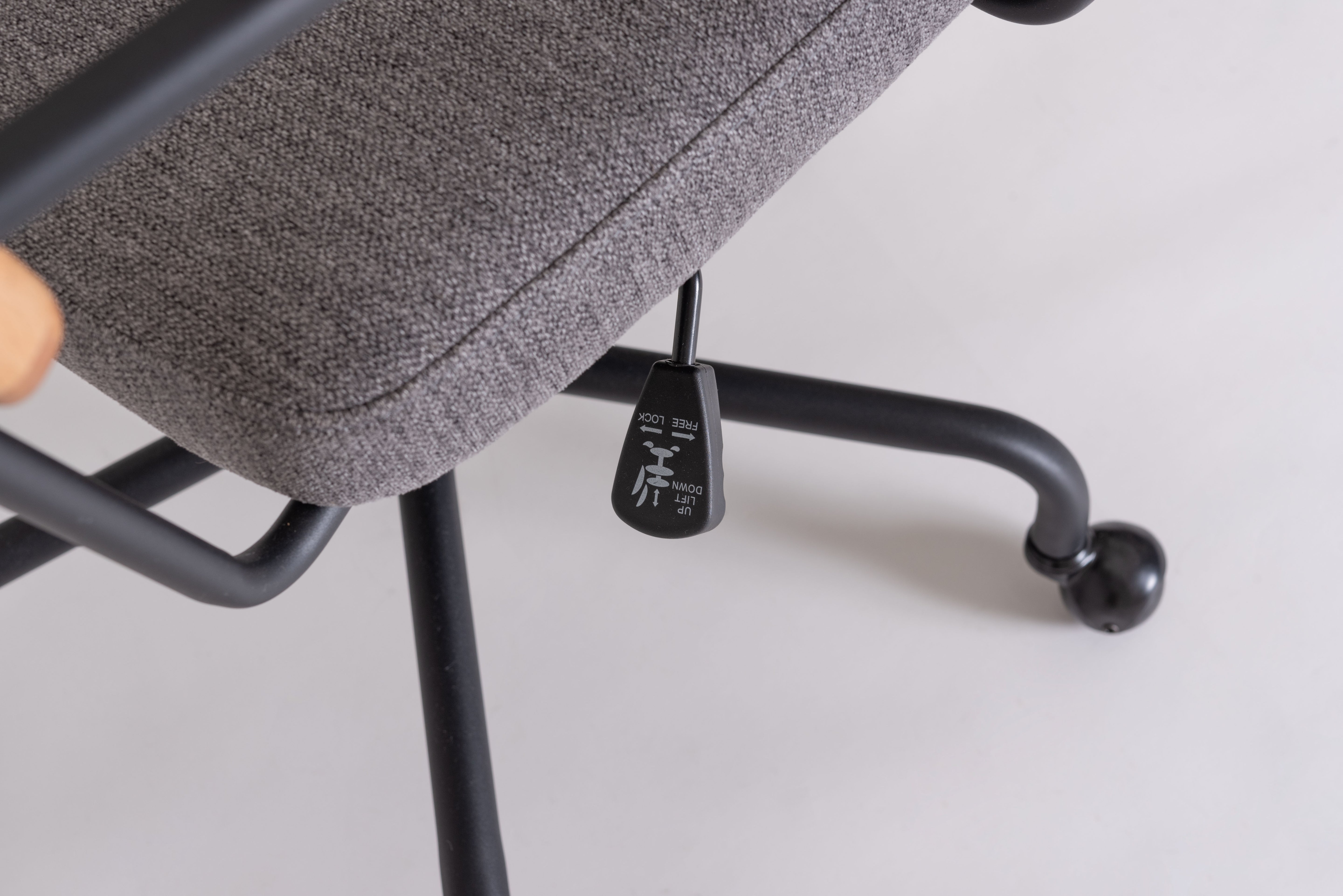 ELDER DESK CHAIR