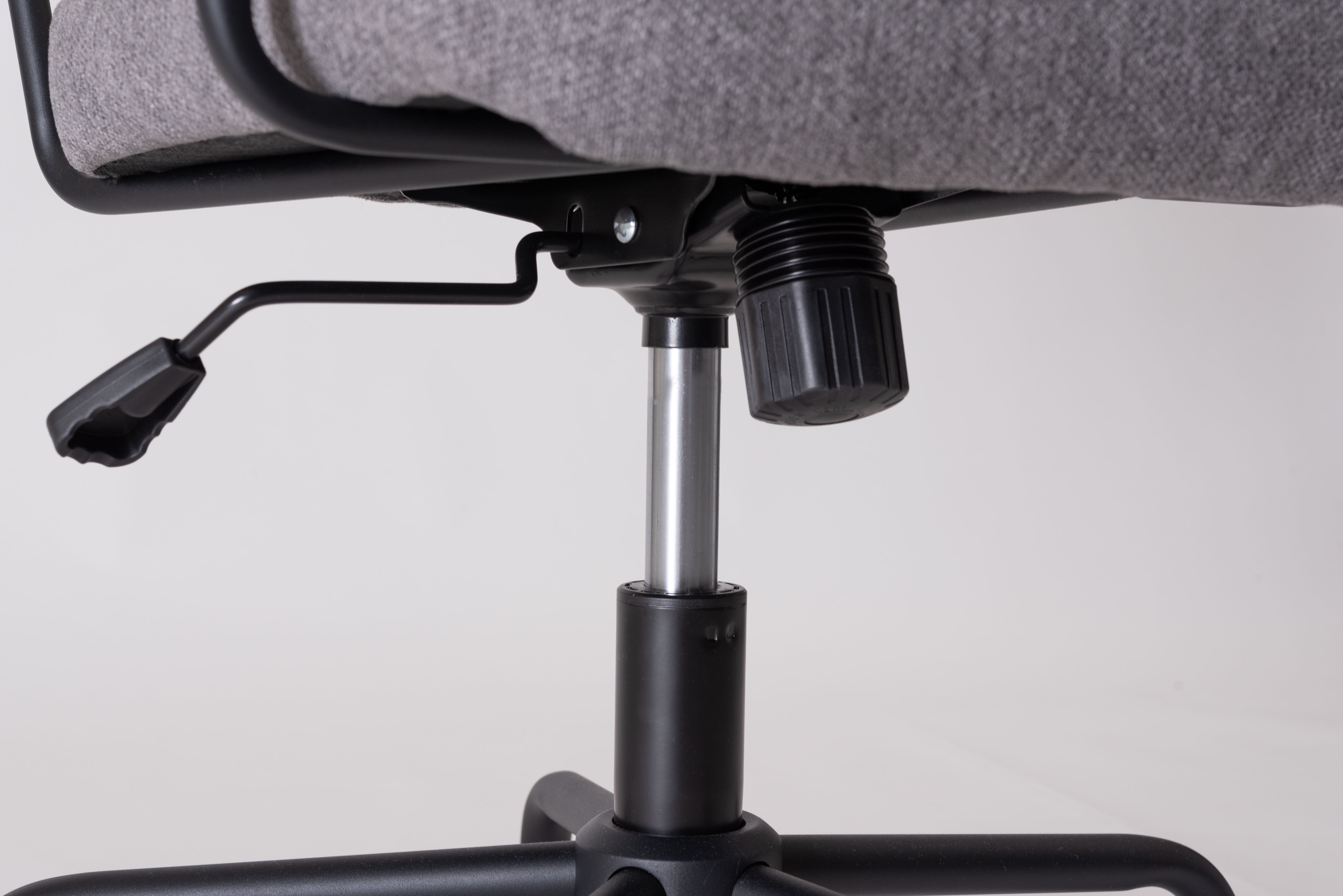 ELDER DESK CHAIR