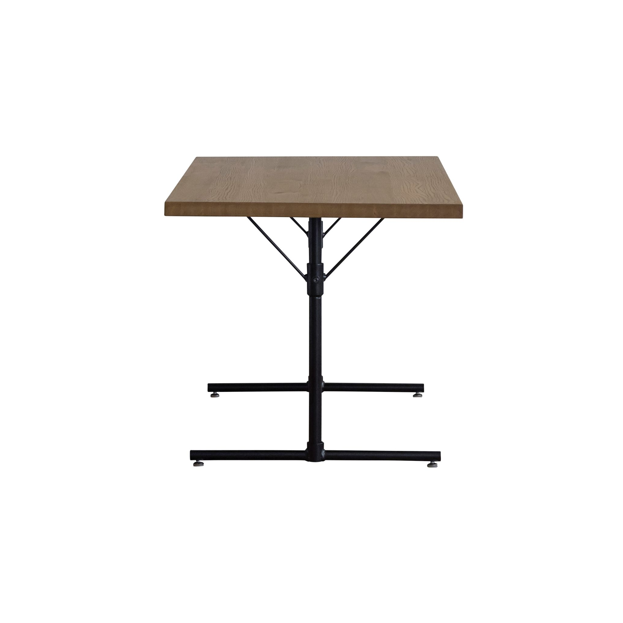 オイル仕上げのヴィンテージ感溢れるカフェライクなLDテーブル。