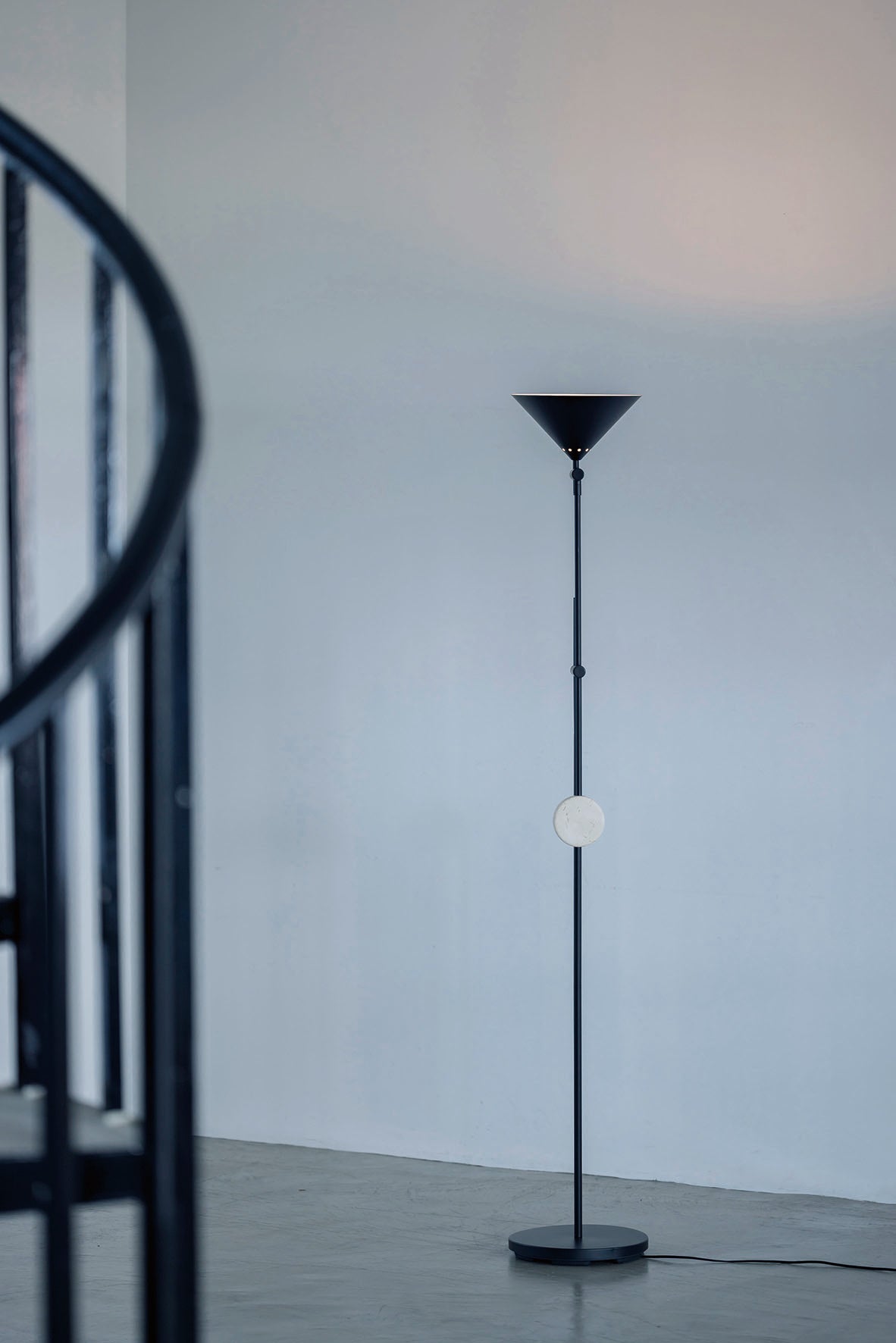 Tiro｜FLOOR LIGHT