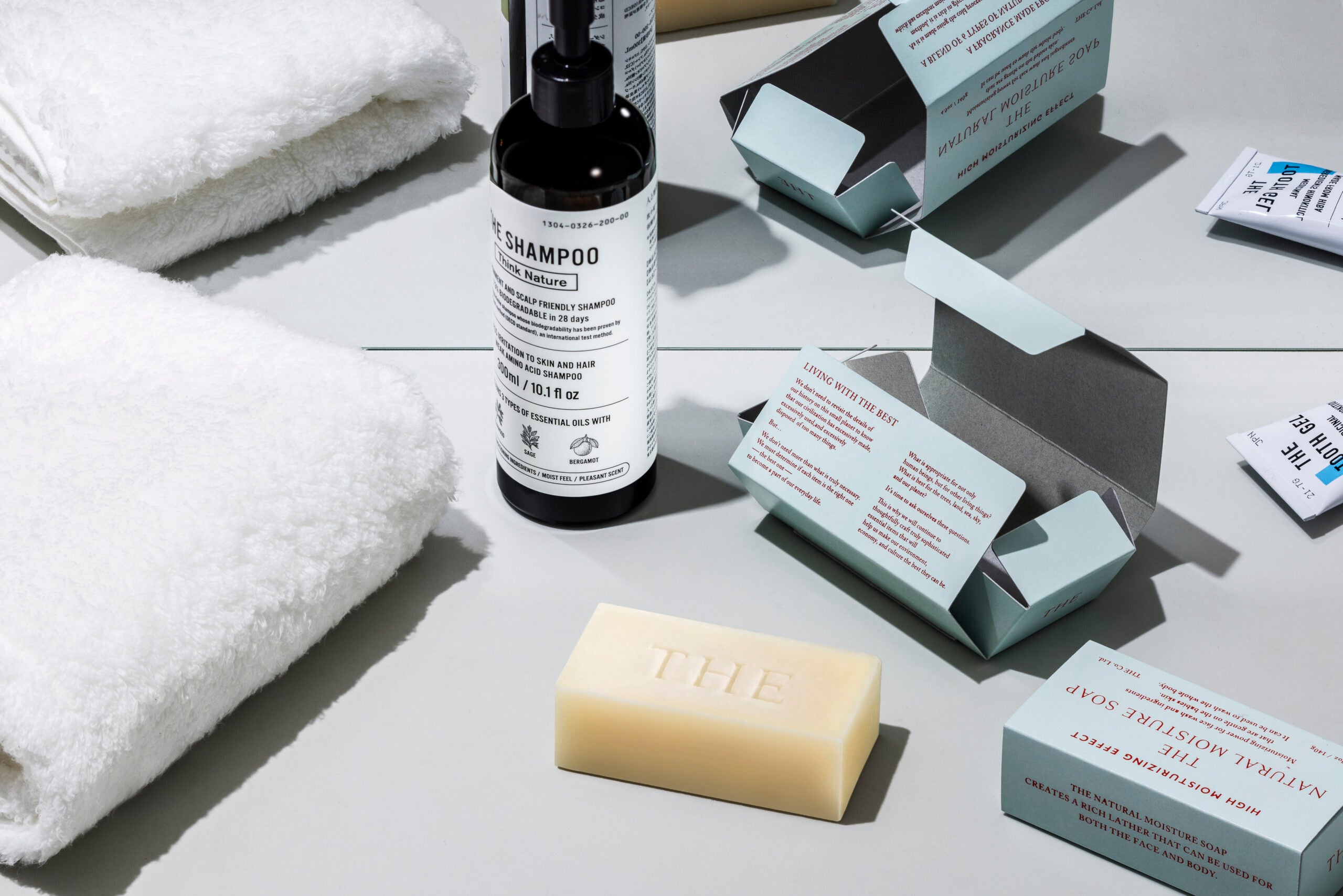 THE NATURAL MOISTURE SOAP