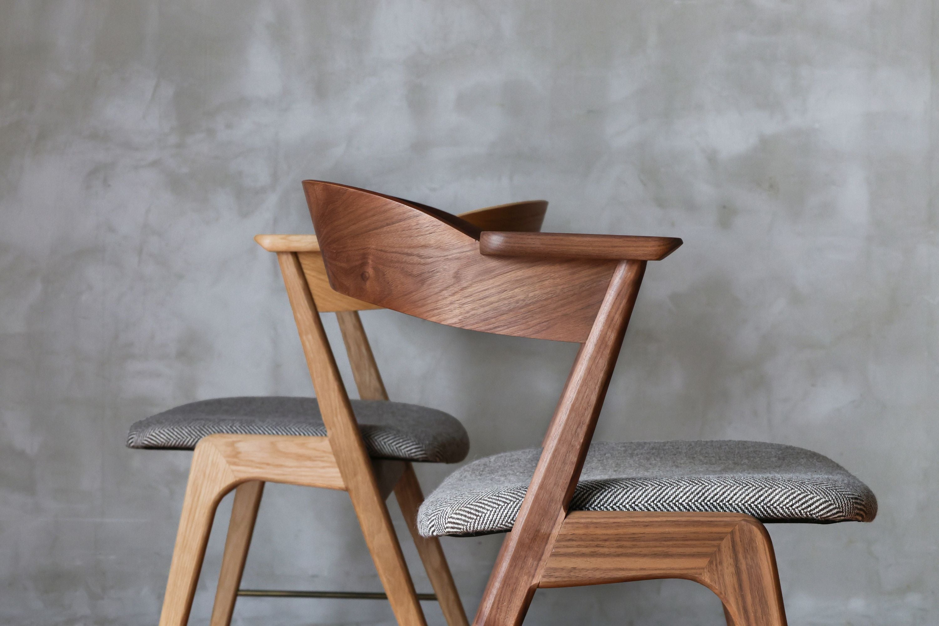 danis short arm chair wood x brass WN