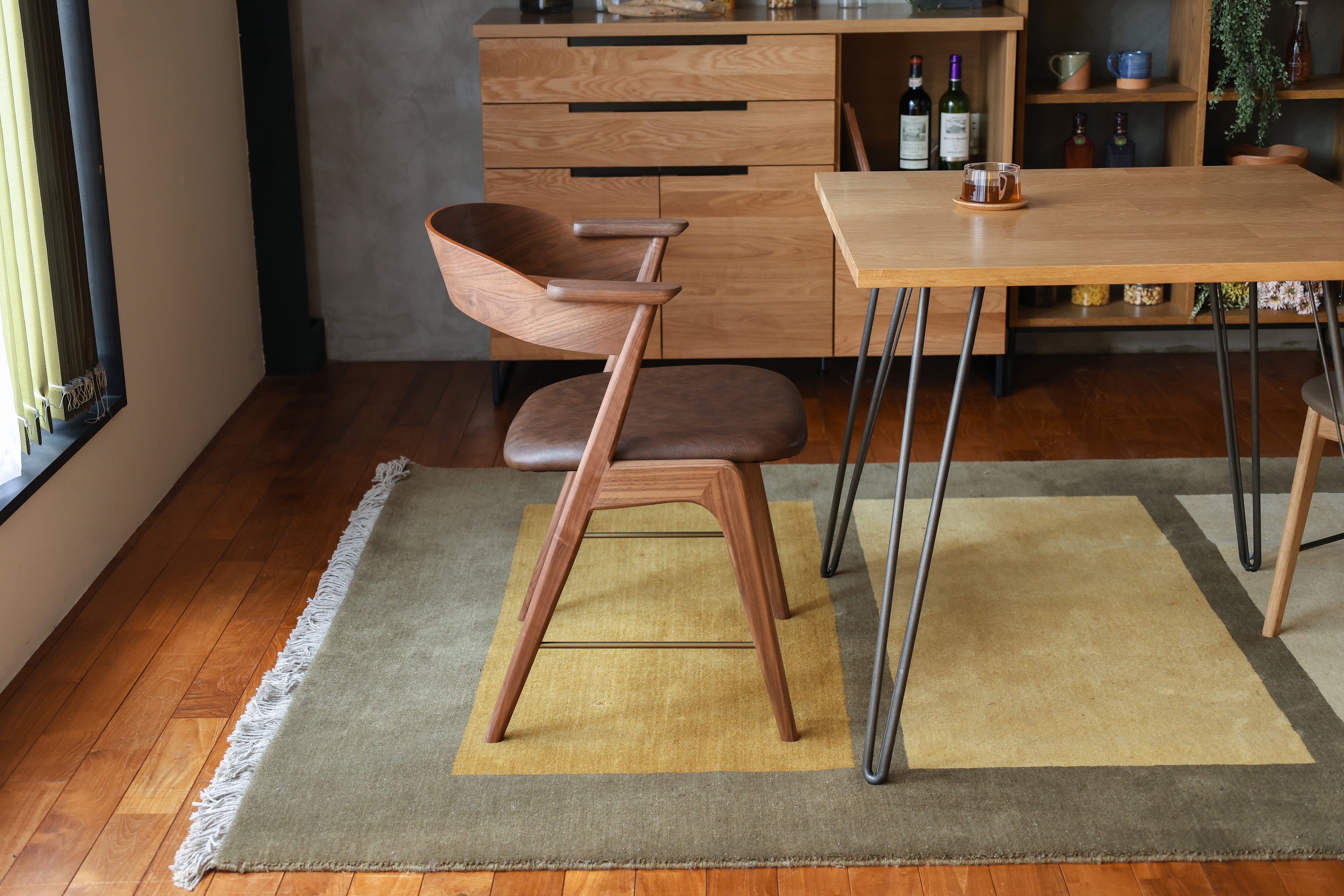 danis short arm chair wood x brass WN